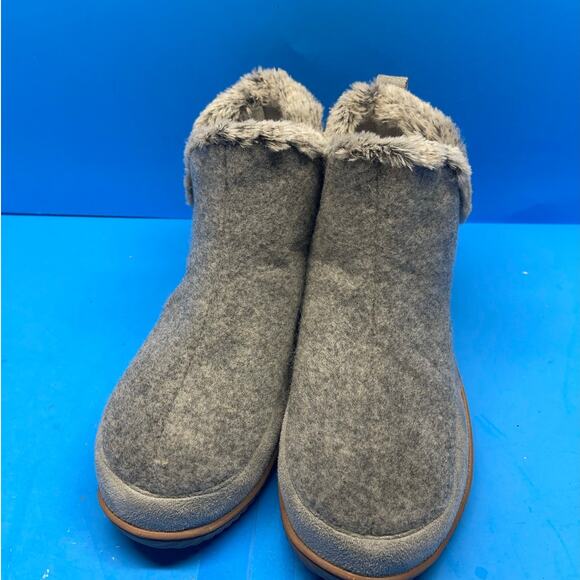 DEARFOAMS Fur Lined Women Bootie Slippers Memory Foam Size 11-12 - Picture 1 of 9